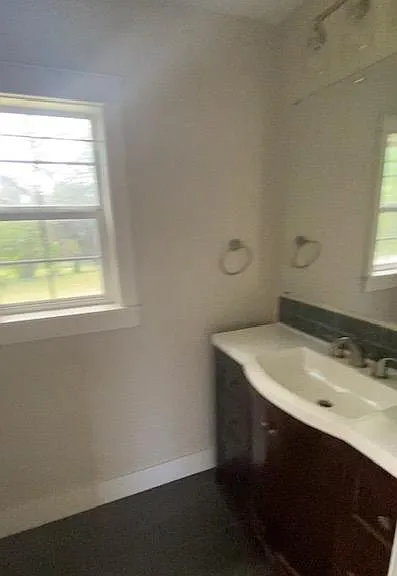 1000 Avenue D — Photo 25