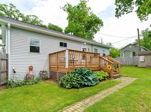 25197 W Hickory Ln, Antioch, IL 60002