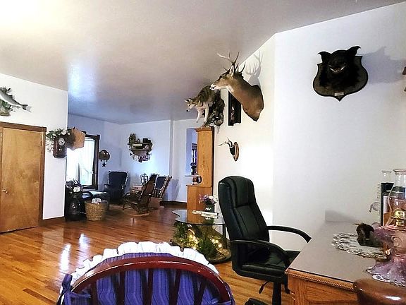 5th image of 4033 N Salem Rd