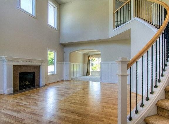 2nd image of 15941 SE Cougar Mountain Way