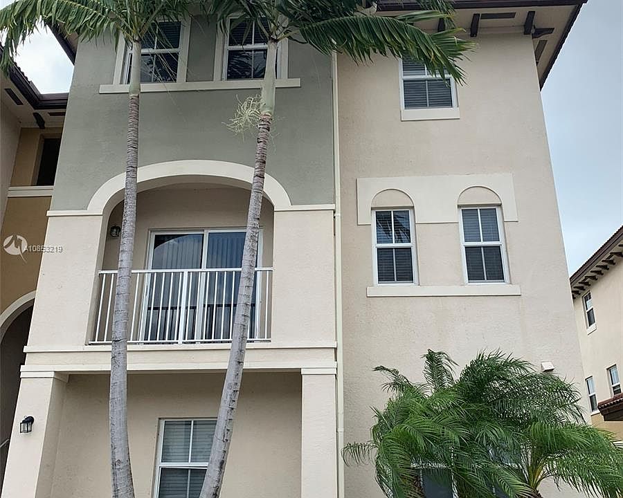 1st image of 8930 NW 97th Ave APT 211