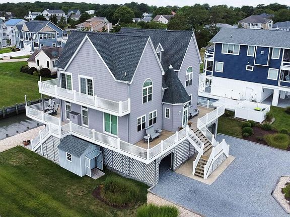 2nd image of 38884 Cove Ct
