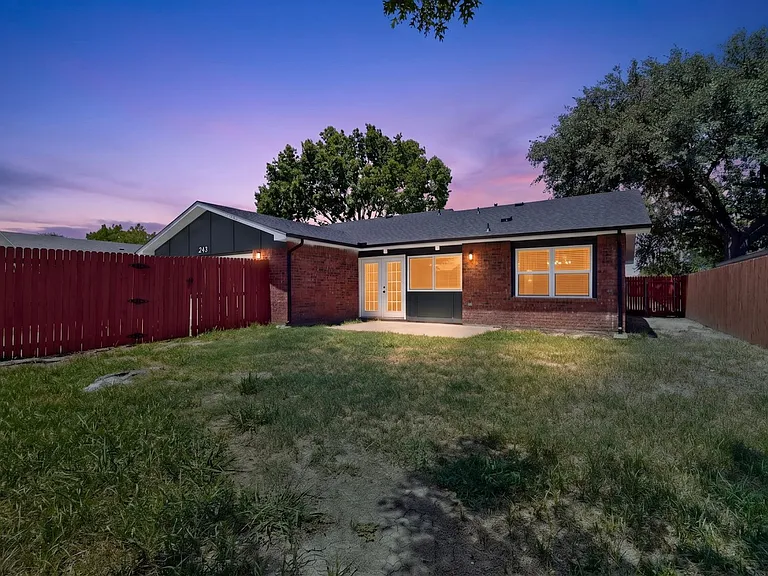 243 Woodhurst Dr — Photo 45
