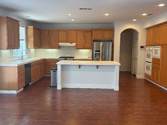 5th image of 3621 Golden Pond Dr