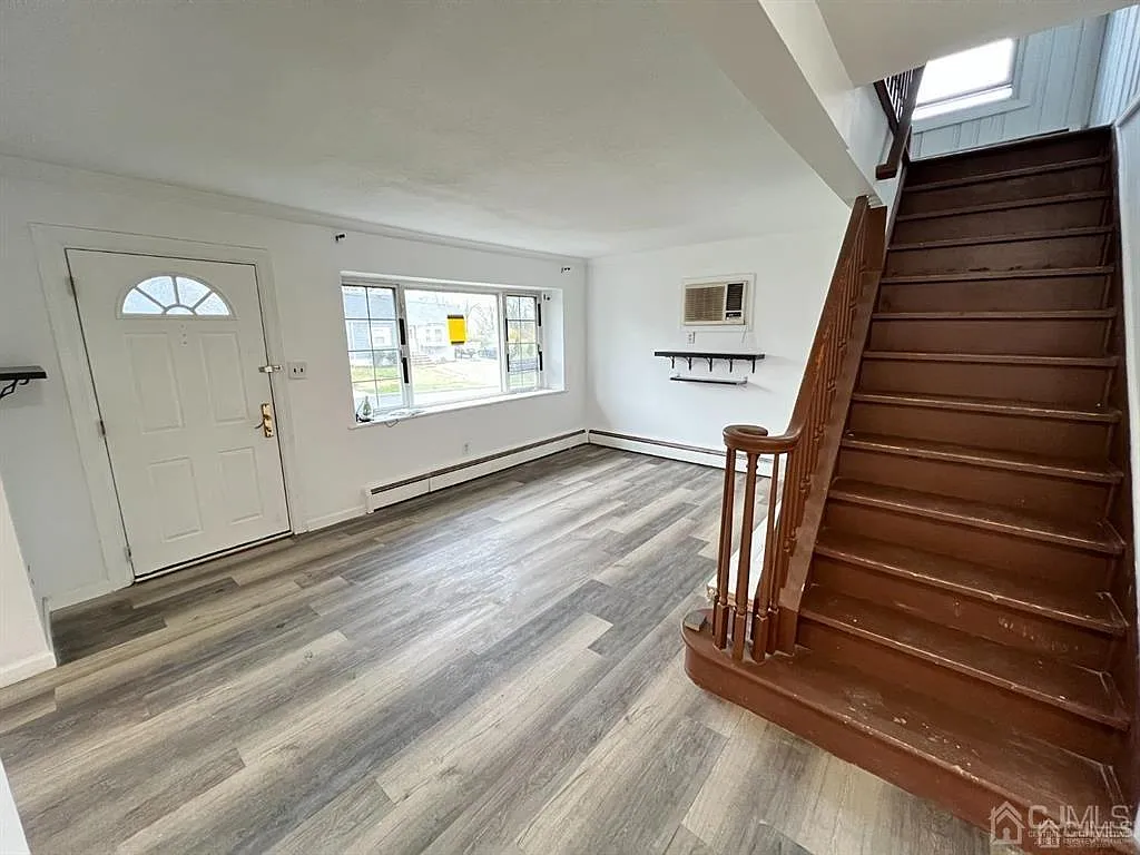 4 bed, 2.0 bath, 1206 sqft, $3,525 — Photo 2