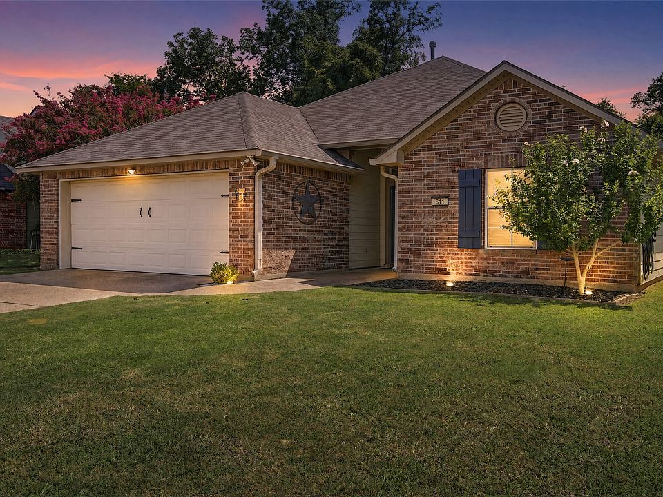 1st image of 611 Whitefield Ln