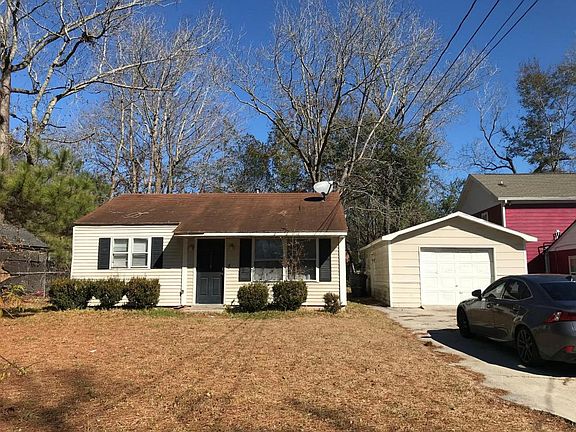 3rd image of 2808 Peacock Ave