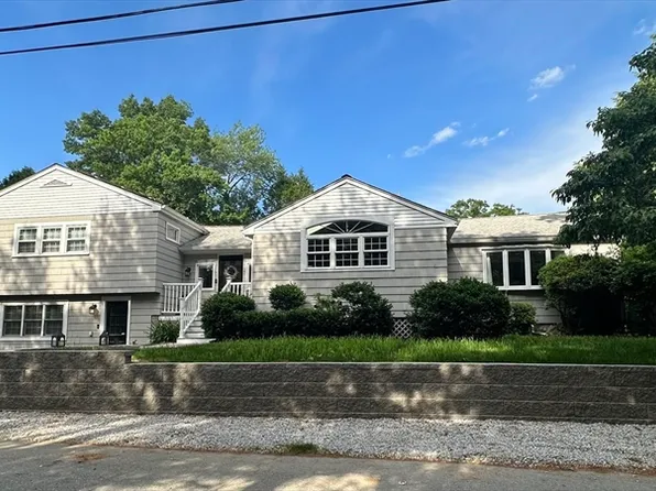 48 Juniper St, Billerica, MA 01821
