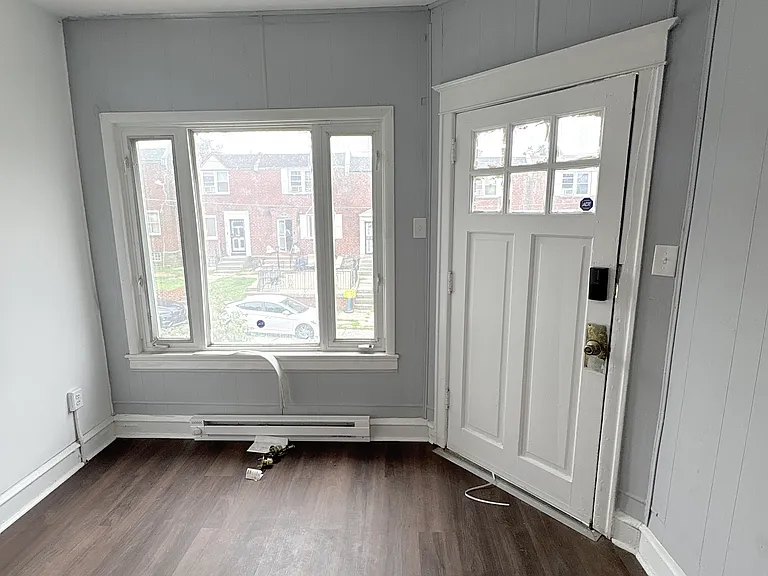 1700 N Edgewood St — Photo 8