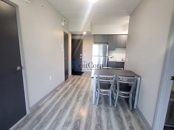 4th image of 275 Larch St #1