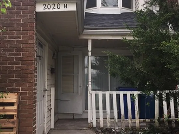 2020 Berkshire Cir Unit H, Carpentersville, IL 60110