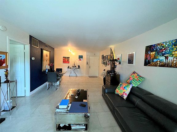 5th image of 1950 N Andrews Avenue #214D