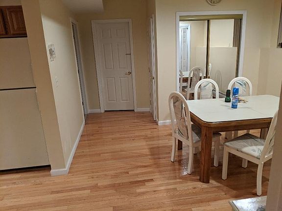 2nd image of 22 Bradley Ct