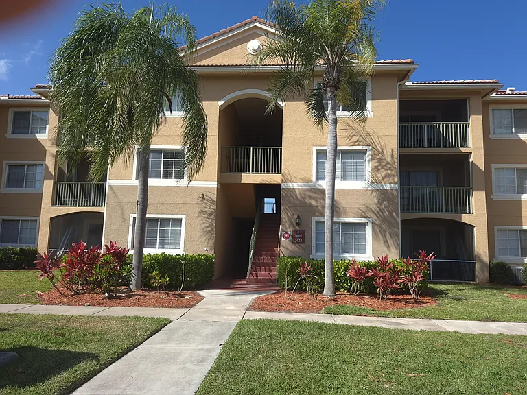 3608 NW Adriatic Ln #6-108 — Photo 2