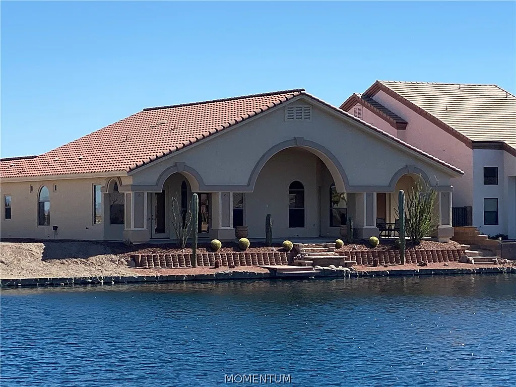 4 bed, 3.0 bath, 2443 sqft, $2,800 — Photo 2