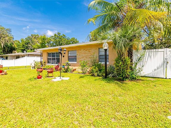 3rd image of 4414 E Sligh Ave