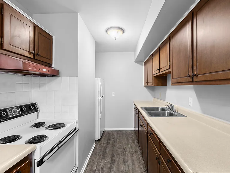 600 W Michigan Ave #8 — Photo 4