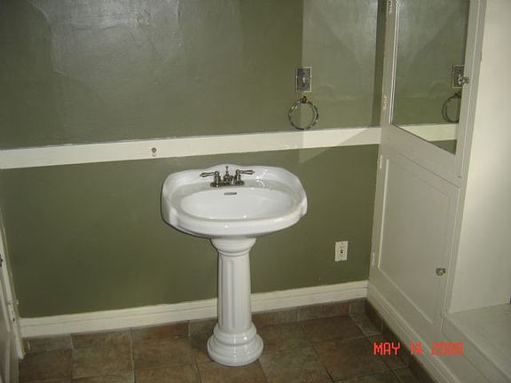 4th image of 1137 W Acacia St
