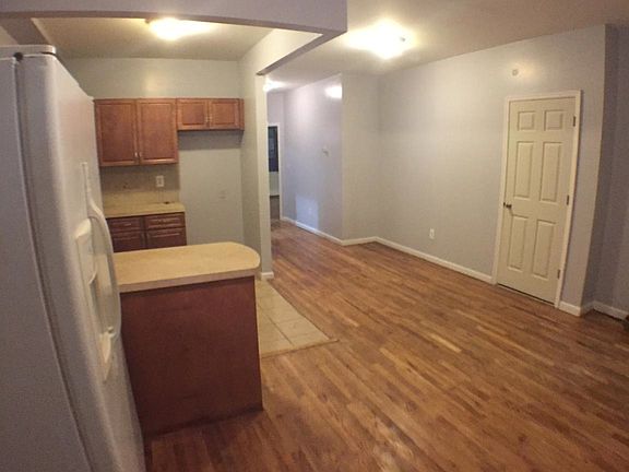 3rd image of 383 Sumpter St