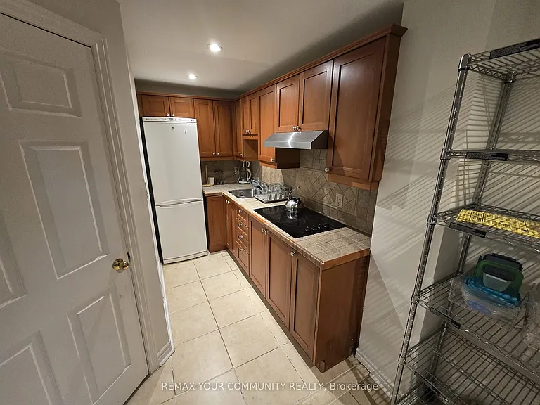 21 Addison St #BASEMENT — Photo 12