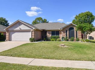 303 Bridle Ln, Victoria, TX 77904