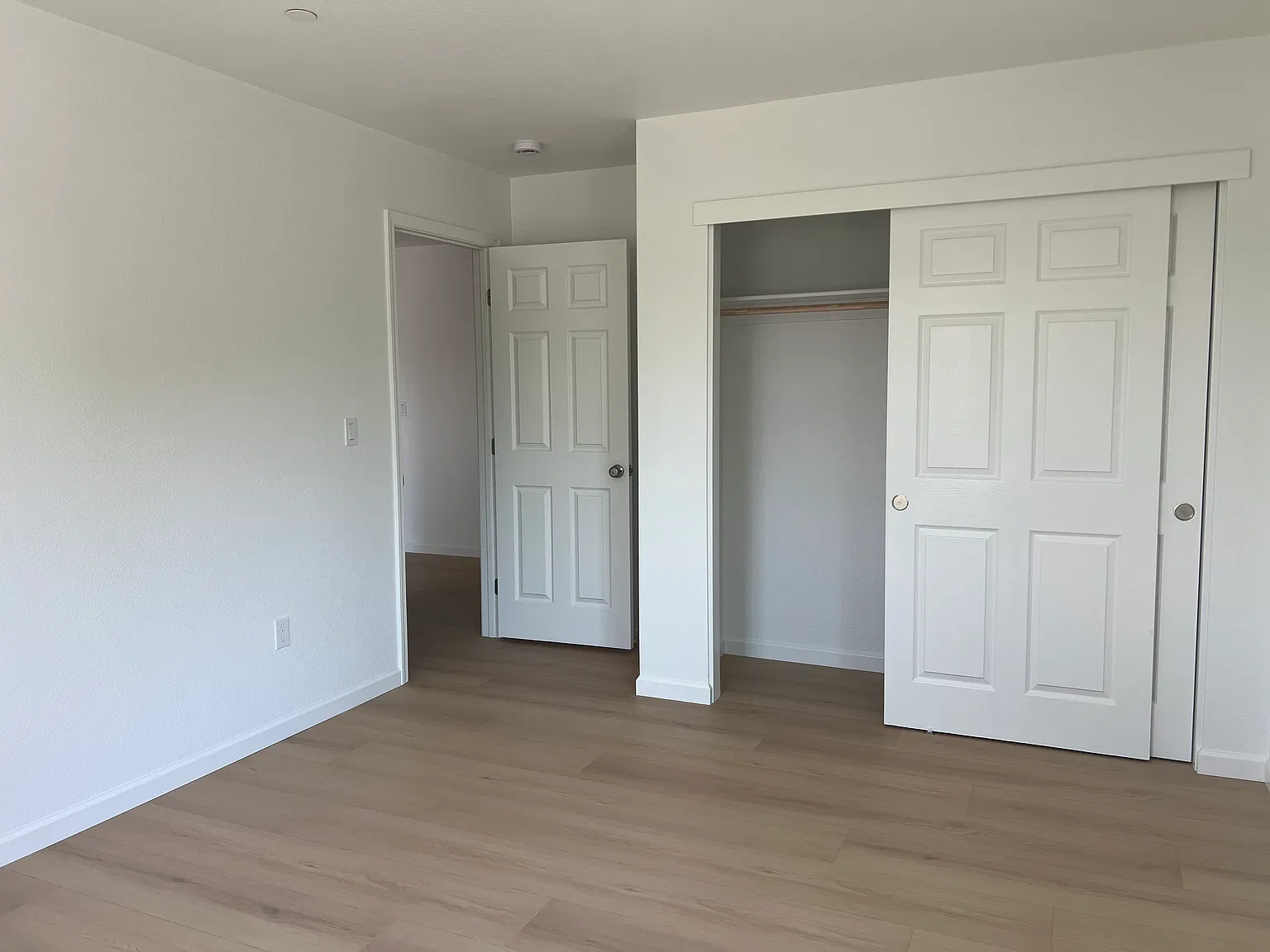 4 bed, 1481 sqft, $3,950 — Photo 3