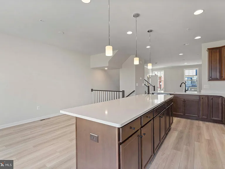 1727 Evansberry Dr — Photo 13