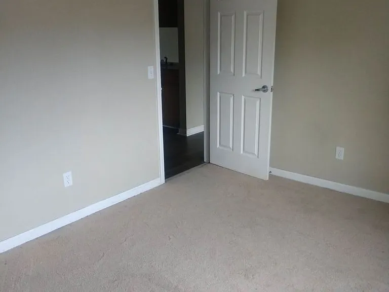 Alma Apartments — Photo 18