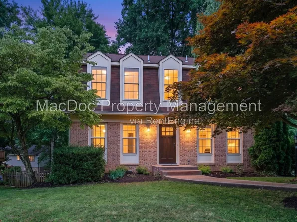 16 Rocky Way Dr, Stafford, VA 22554