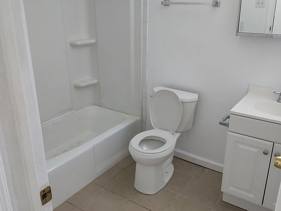 5th image of 111 Pearl Dr #111