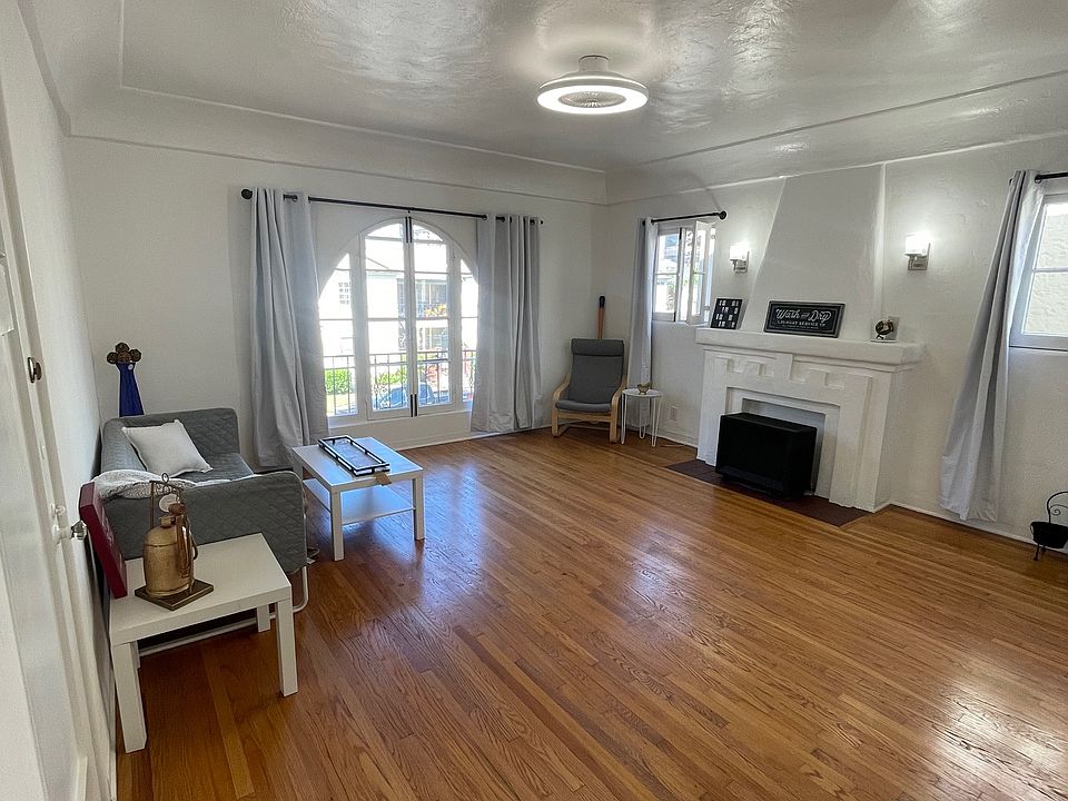1st image of 7944 Blackburn Ave #6