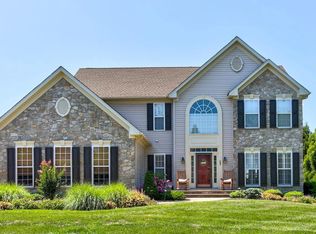 53 Allsmeer Dr, West Grove, PA 19390