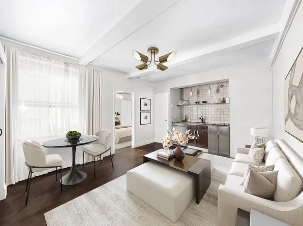 325 W 45th St #320, New York, NY 10036