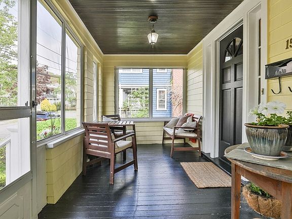 3rd image of 15 Crown St