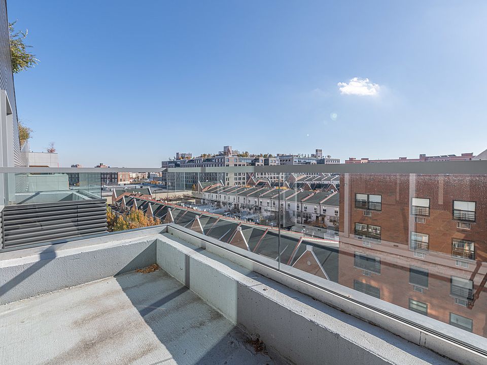 1st image of 10 Montieth St #595