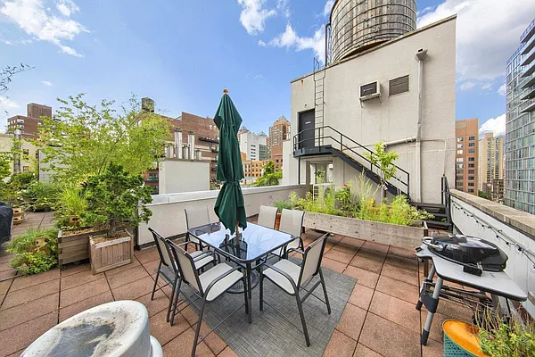 Rented by Compass | media 20