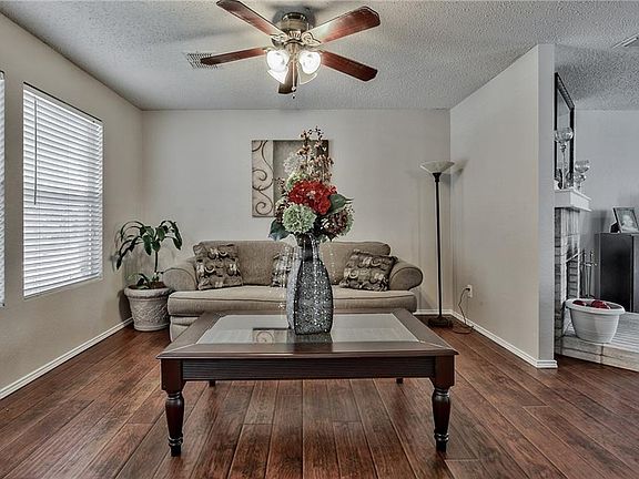 4th image of 4201 Hunters Creek Dr