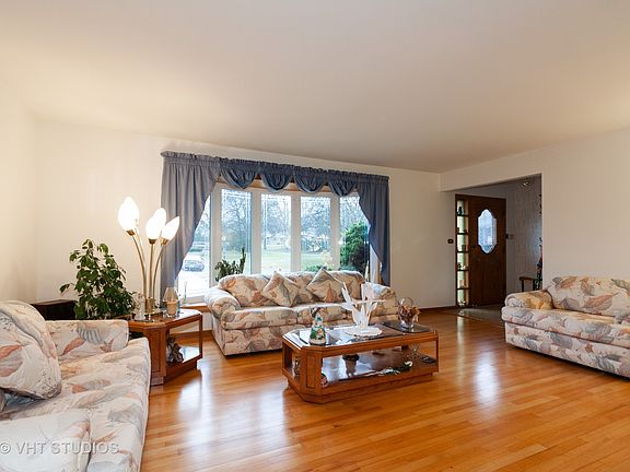 3rd image of 7944 Glen Ln