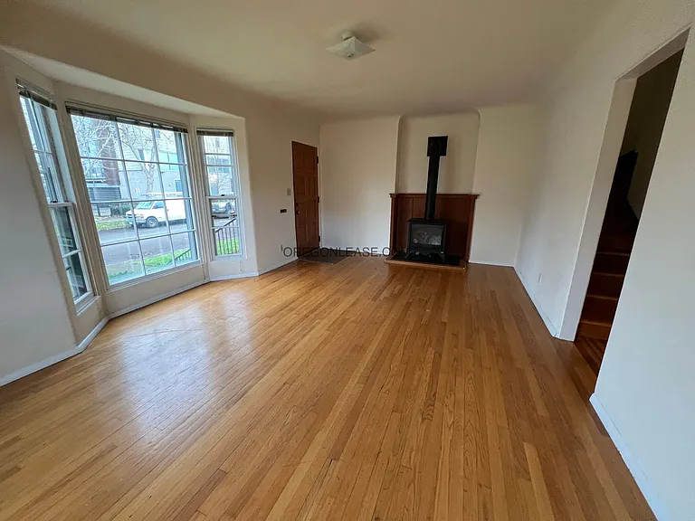 2 Bedroom 2 bath downtown apartment available now — Photo 2