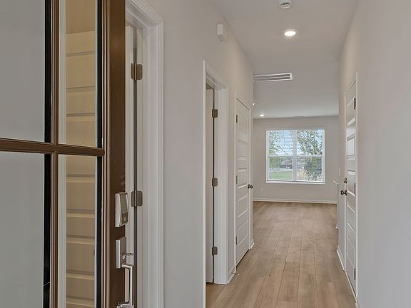 5th image of 819 Big Bend Ct Lot 38