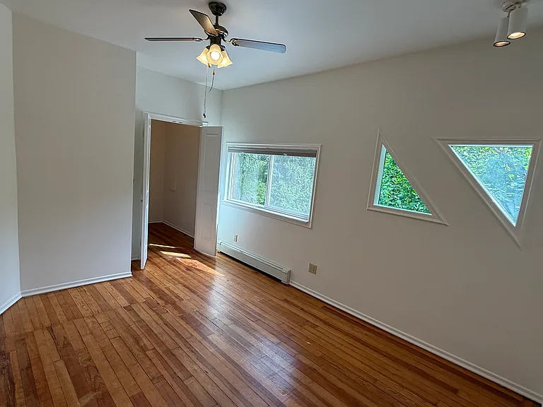 2703 NE 92nd St — Photo 16