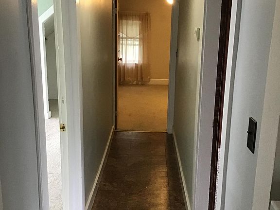 3rd image of 26 Moore St Floor 3