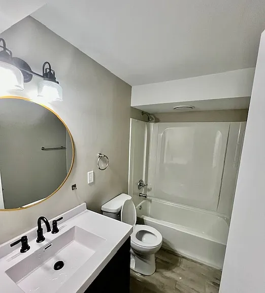 9332 N Cross St #1 — Photo 8