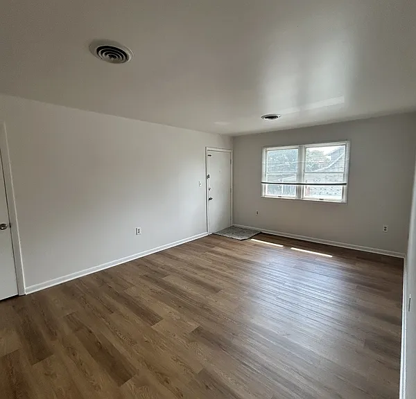 302 Hillside Dr #3 — Photo 3