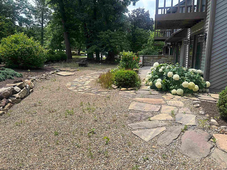 104 Lakeview Dr — Photo 26