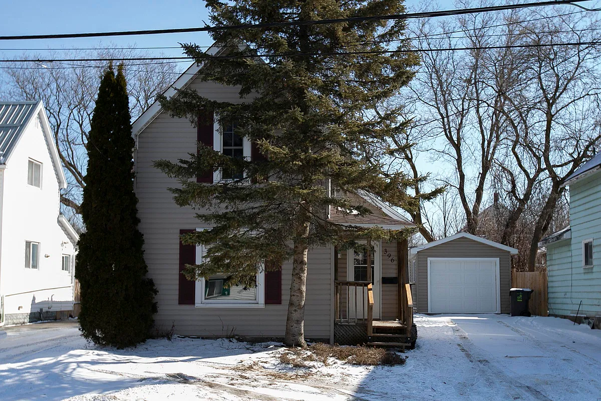 Building Photo - 396 John St #1