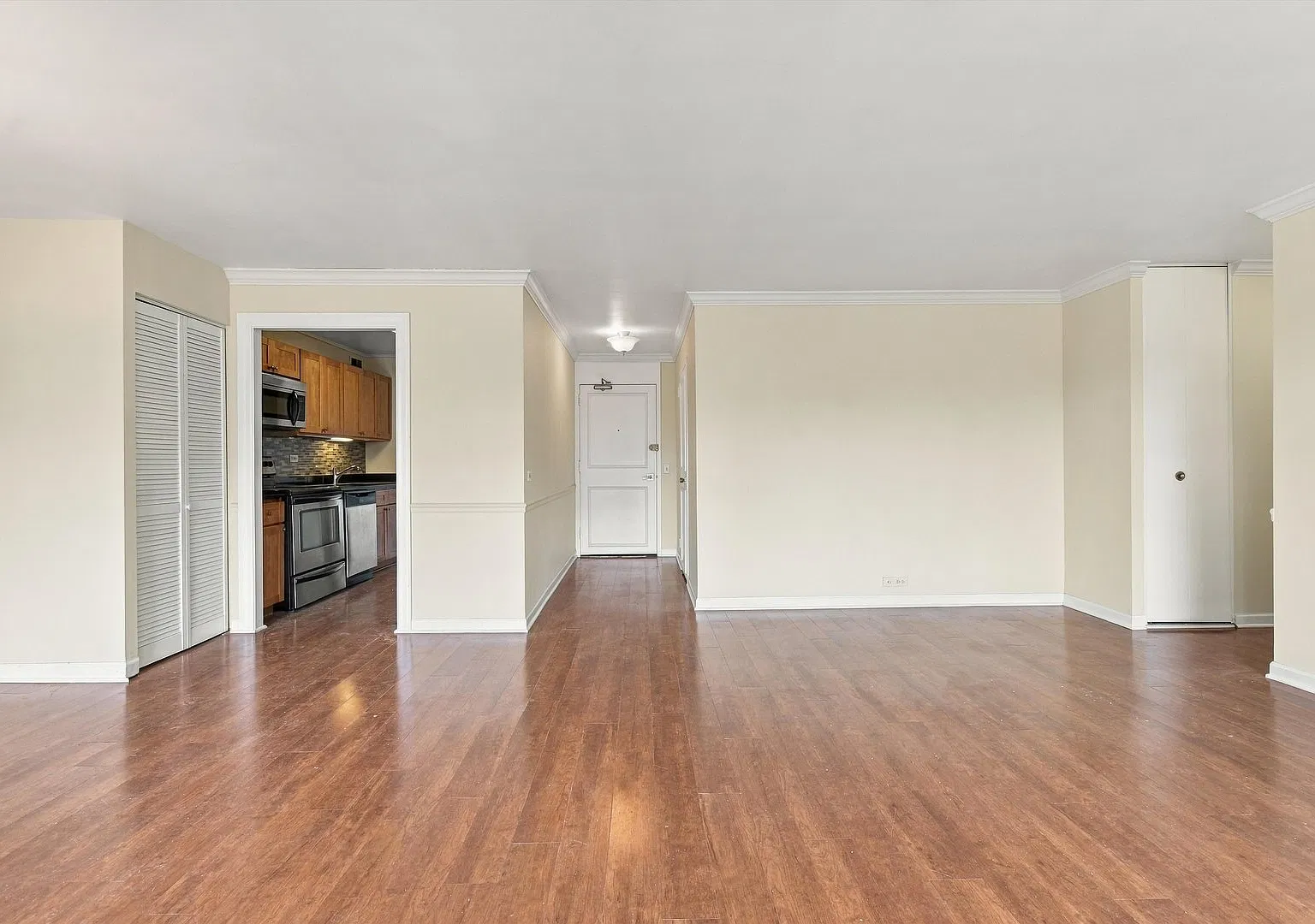 3 bed, 1500 sqft, $5,295 — Photo 4