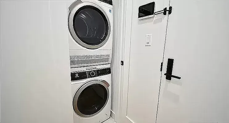 Rented by REAL New York | media 21