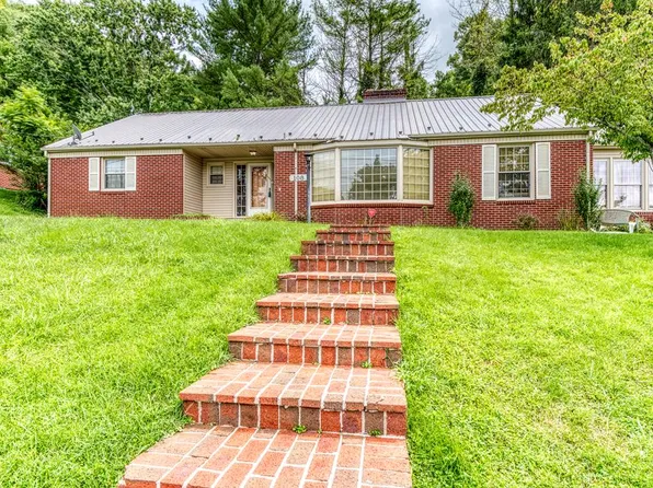 108 Wiley Dr, Saltville, VA 24370