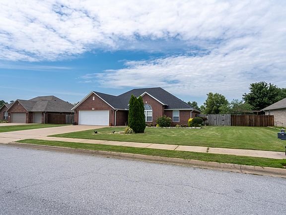 3rd image of 6009 E Overland Dr